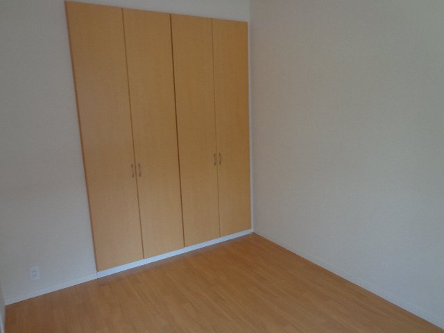 収納　洋室（西側）