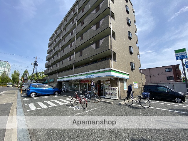 コンビニ　ファミリーマート（コンビニ）まで394m