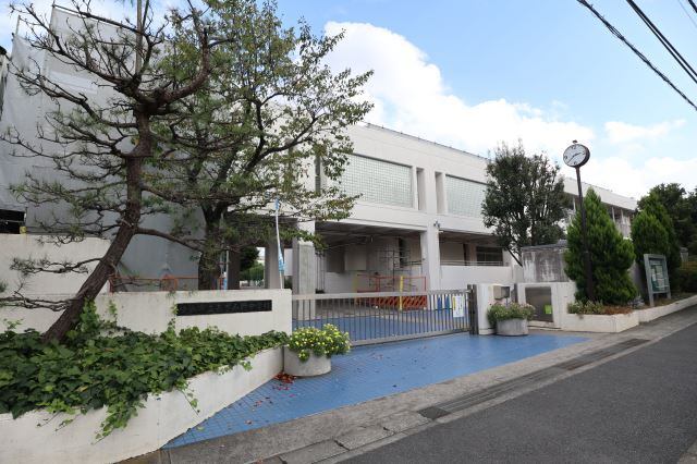 中学校　横浜市立あざみ野中学校（中学校）まで1321m