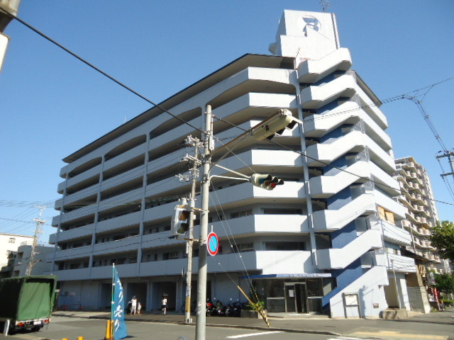 建物外観　凛とした外観です。