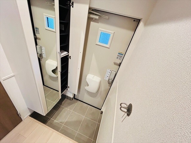 玄関　同タイプのお部屋の内装写真転載