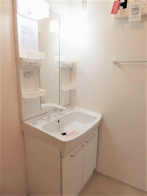 洗面設備　画像は101号室です（参考）
