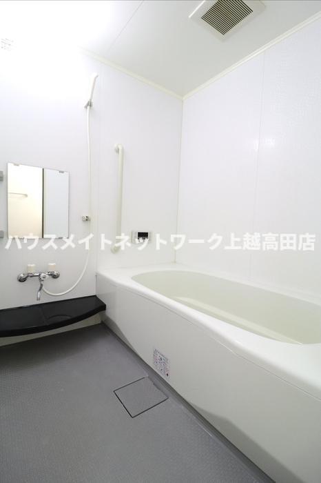 バス・シャワールーム　追焚機能付・１坪風呂（同室タイプ１０５号室の画像を掲載）