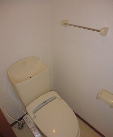 トイレ　清潔感のあるトイレです