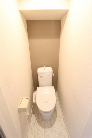 トイレ　同タイプ参考写真です。