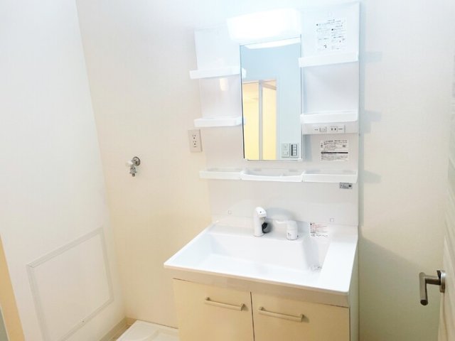 洗面設備　同物件別号室の写真です。