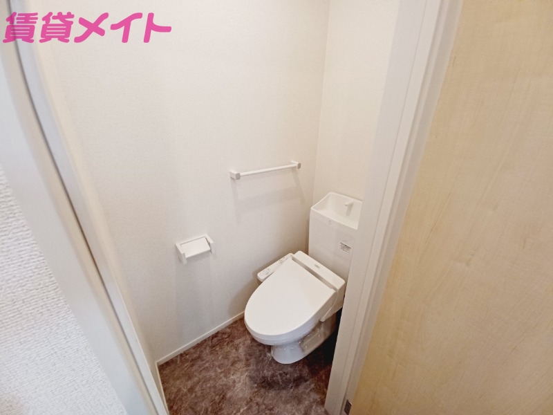 トイレ　反転タイプ参考写真