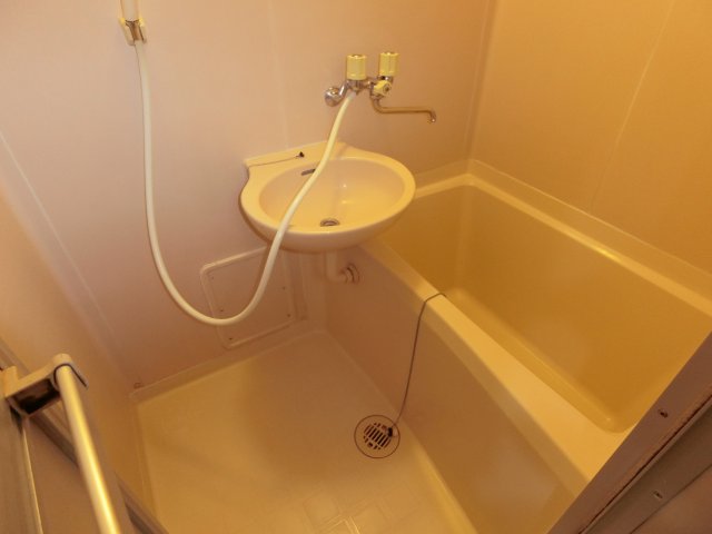 バス・シャワールーム　他のお部屋の参考写真となります。