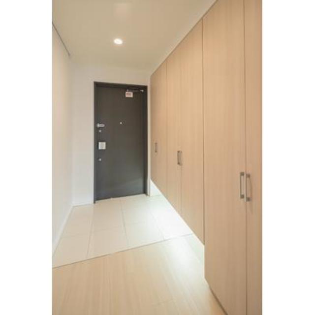 玄関　※写真は同タイプ住戸です。