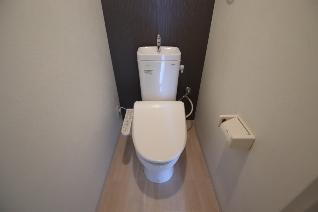 トイレ　※別部屋の参考写真です。