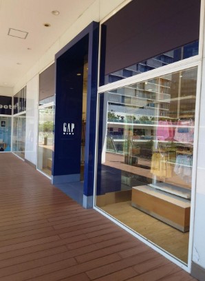 ショッピングセンター　GAPストアラゾーナ川崎プラザ店（ショッピングセンター）まで669m