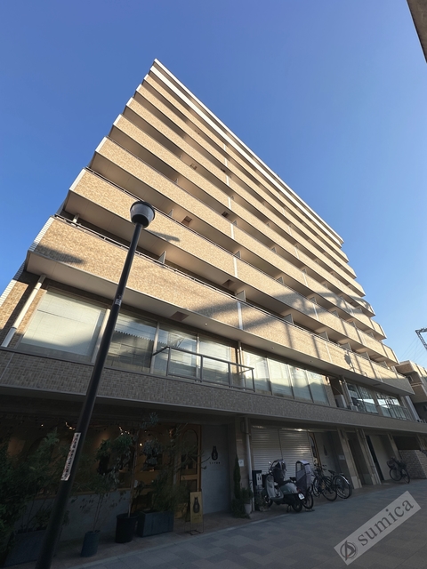 建物外観　１０階建て・マンションタイプ