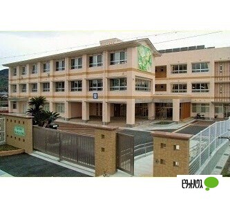 小学校　紀の川市立名手小学校（小学校）まで1215m