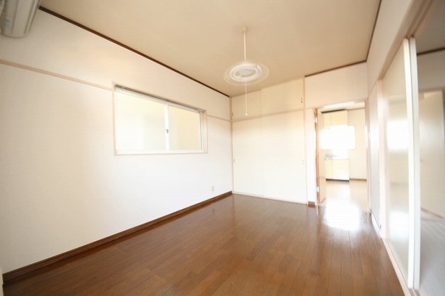 その他部屋・スペース　６帖の洋室になります
