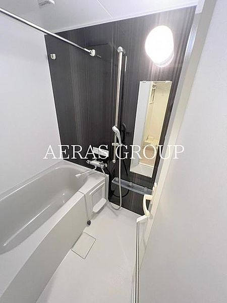 バス・シャワールーム　落ち着いた空間のお風呂です