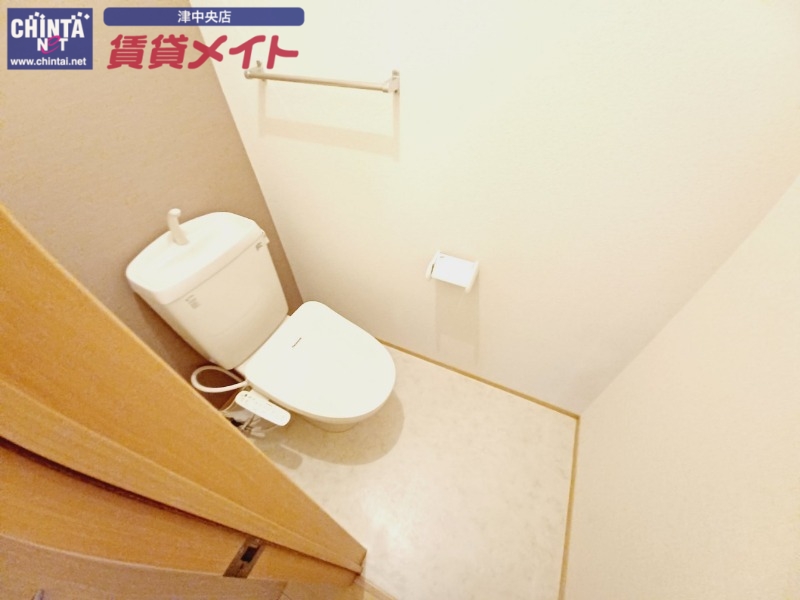 トイレ　別部屋参考写真です