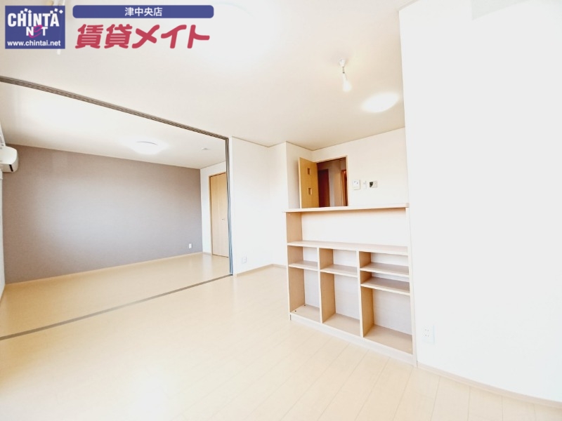 居室・リビング　別部屋参考写真です
