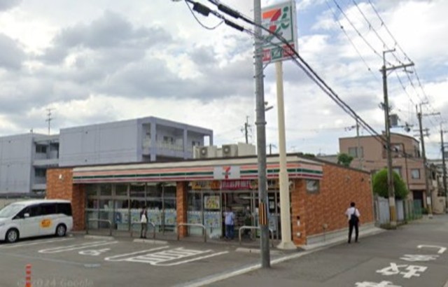 コンビニ　セブンイレブン　豊中服部本町3丁目店（コンビニ）まで205m