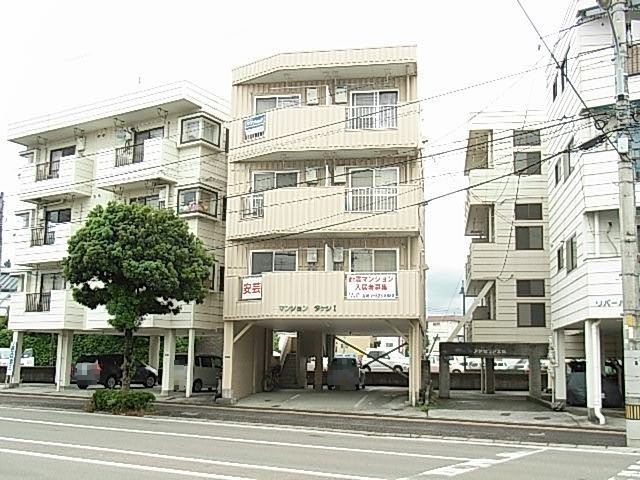 建物外観　2009年6月撮影