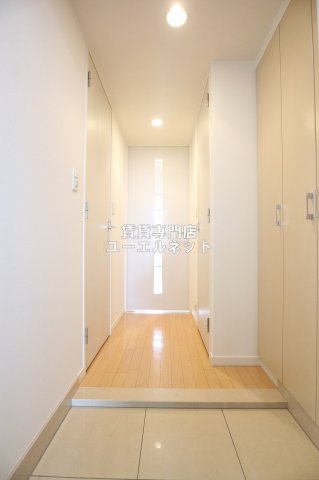 玄関　住まいの顔ともなる玄関