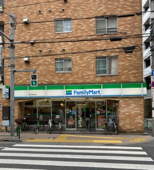 コンビニ　ファミリーマート 桜台駅前店（コンビニ）まで367m