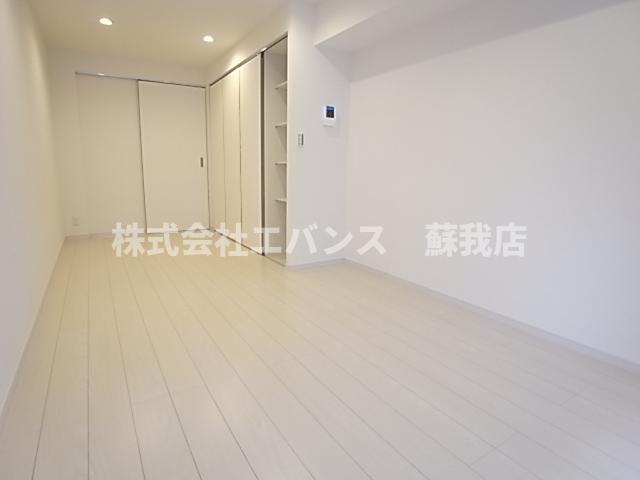 その他部屋・スペース　広くて明るい寝室