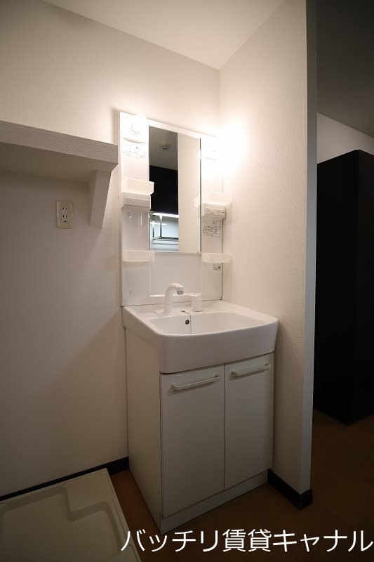 洗面設備　＊画像は同型タイプ別部屋の為イメージ、現状を優先いたします