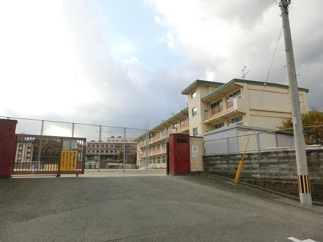 小学校　竹末小学校（小学校）まで440m