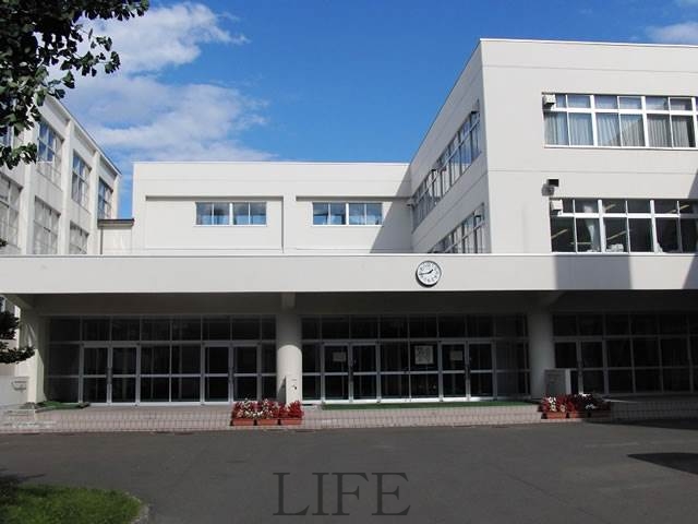 高校・高専　北海道札幌月寒高校（高校・高専）まで762m