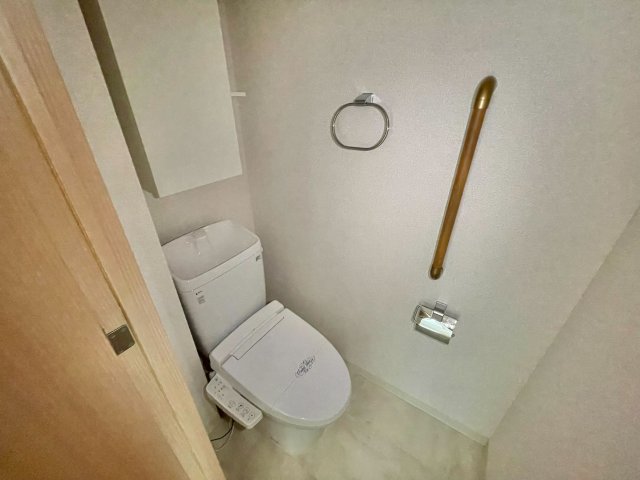 トイレ　※同タイプ別部屋参考写真