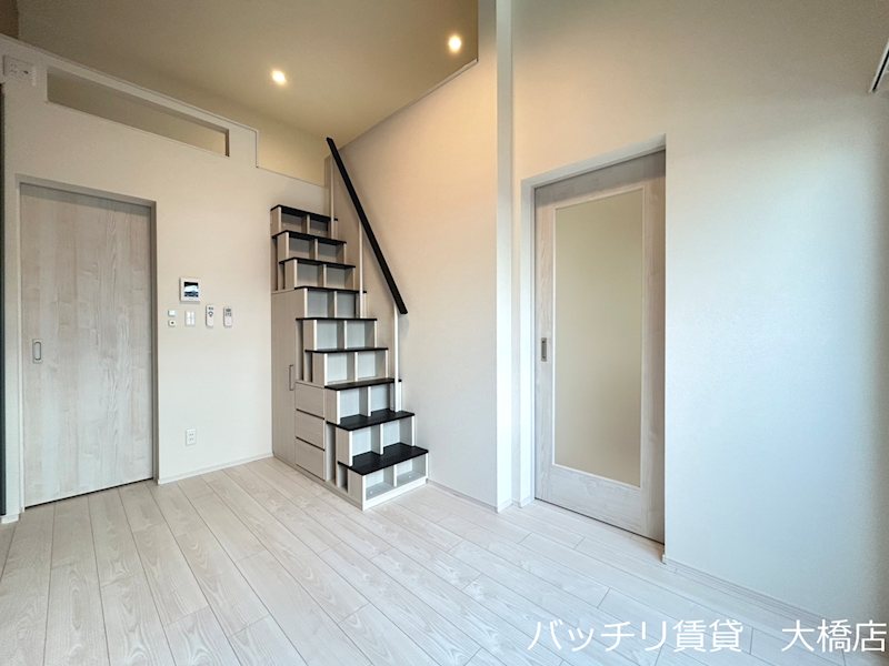 居室・リビング　初期費用を全額カードで分割払いできます/当社提携駐車場あり（