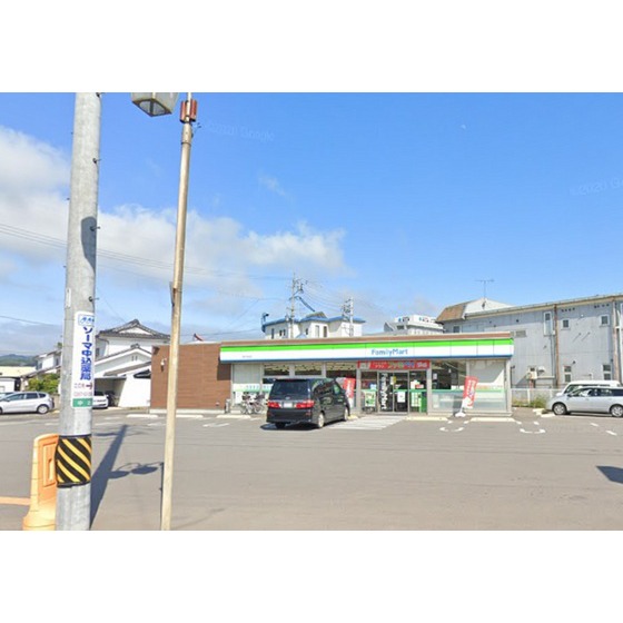 コンビニ　ファミリーマート佐久中込店（コンビニ）まで740m
