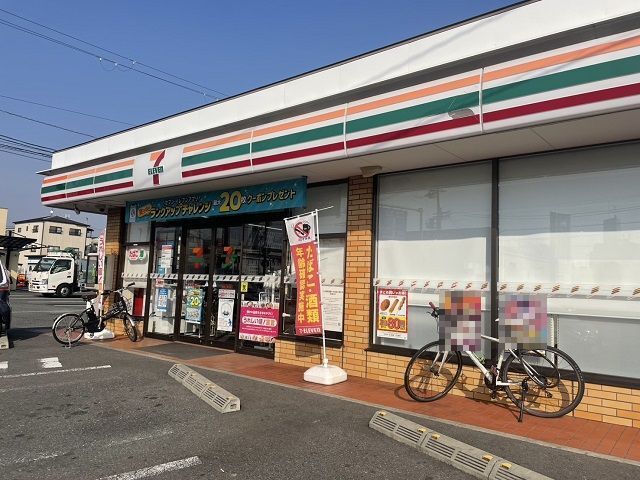 コンビニ　セブンイレブン様（コンビニ）まで400m