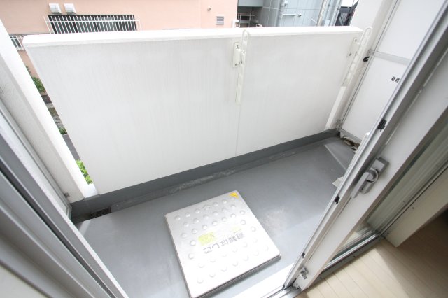 バルコニー　別タイプ参考写真　アベニール大塚　豊島区北大塚3