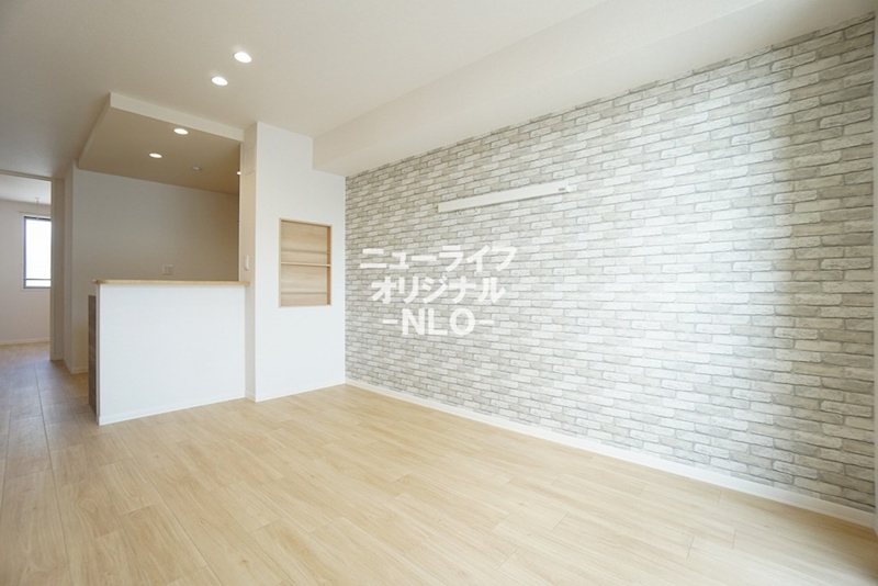 居室・リビング　アクセントクロスを採用したスタイリッシュな住空間です☆