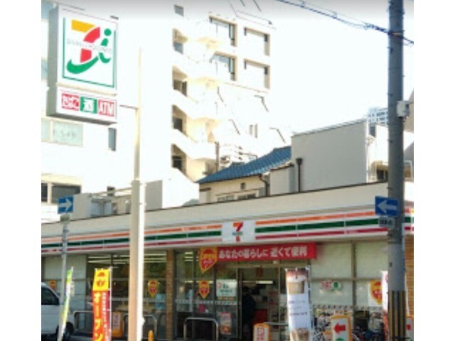 コンビニ　セブンイレブン大阪京町堀3丁目店（コンビニ）まで92m