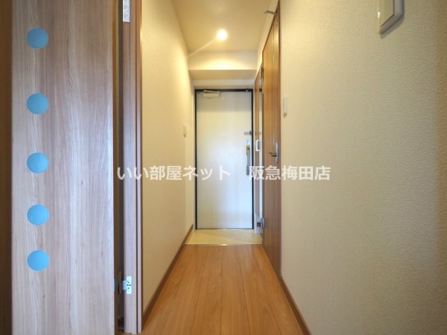 玄関　※同仕様写真となります。