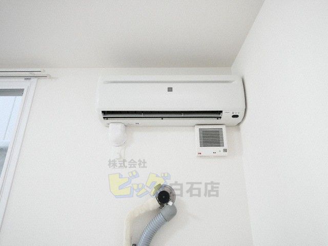 その他設備　エアコン完備で暑い夏も快適です♪