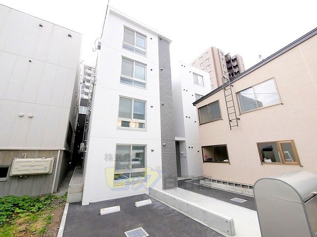 建物外観　都市ガス・Ｗｉ－Ｆｉ付きネット無料導入のマンション♪