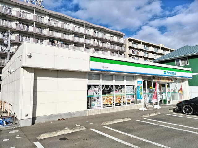 コンビニ　ファミリーマート　若林中倉店（コンビニ）まで160m