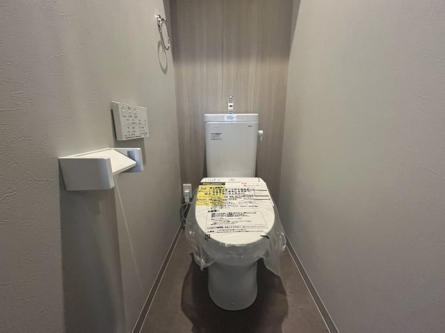 朝の春風とふんわりしっぽのトイレ写真