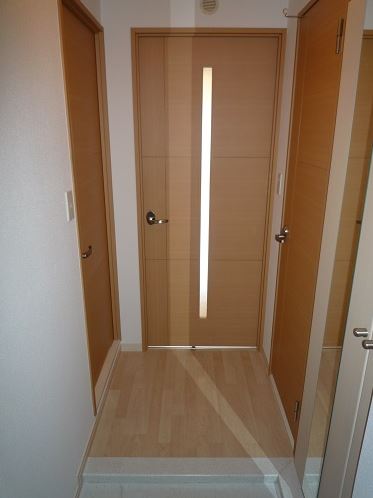 玄関　玄関※別号室の参考写真になります。