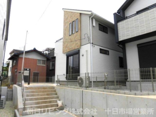 建物外観　近隣住宅街、新築戸建て住宅の３LDK