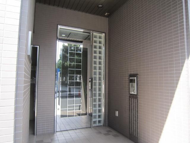 エントランス　オートロック完備