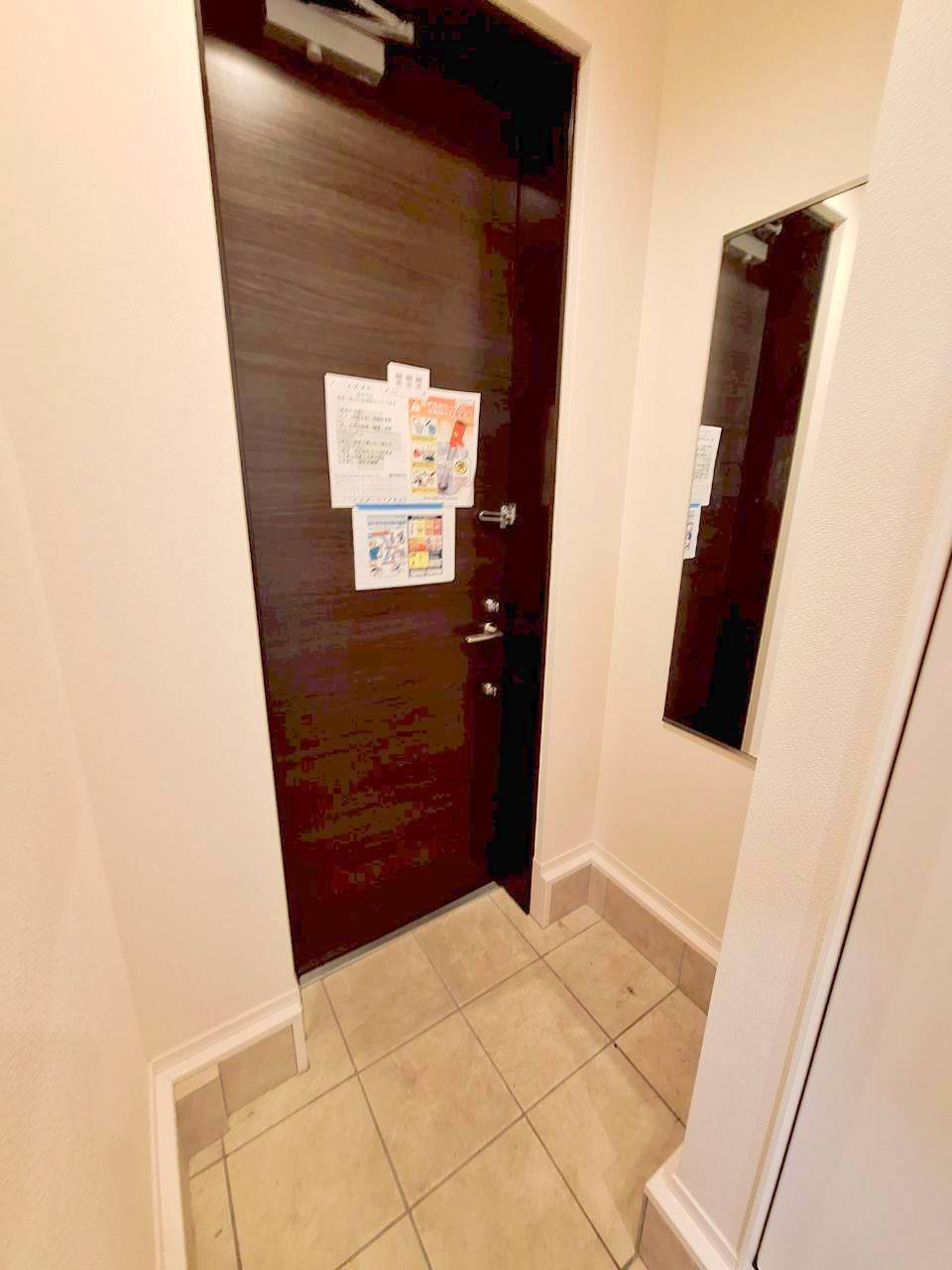 玄関　※別部屋参考写真
