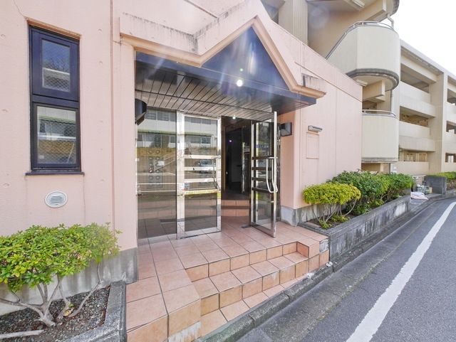 エントランス　★お問い合わせはタウンハウジング聖蹟桜ヶ丘店まで★
