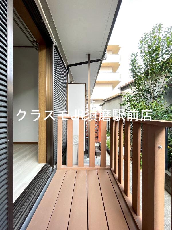 バルコニー　心地よい風が吹くバルコニー。洗濯物もよく乾きそうです。