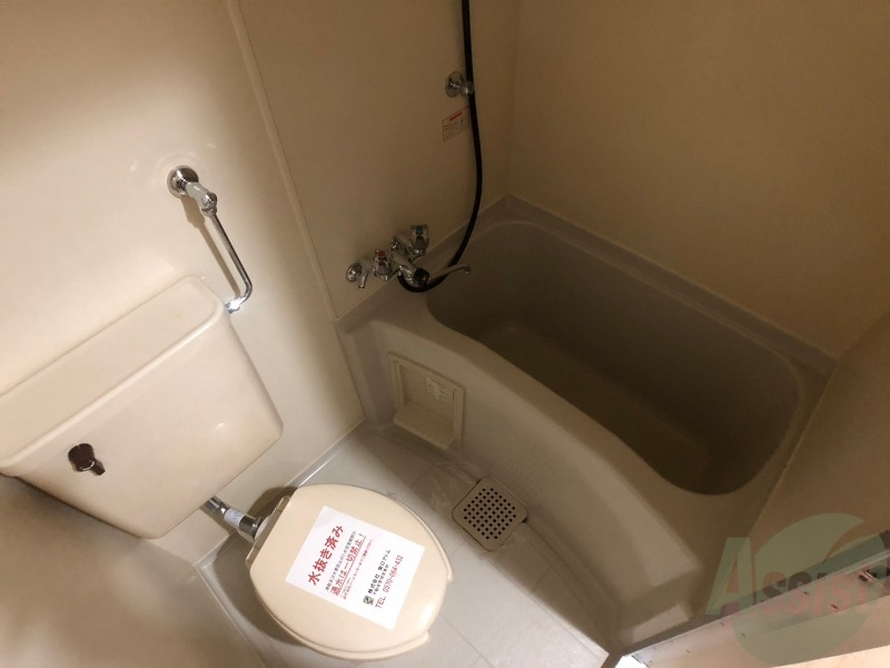 バス・シャワールーム　ユニットバスです。疲れを癒すのに欠かせませんね！