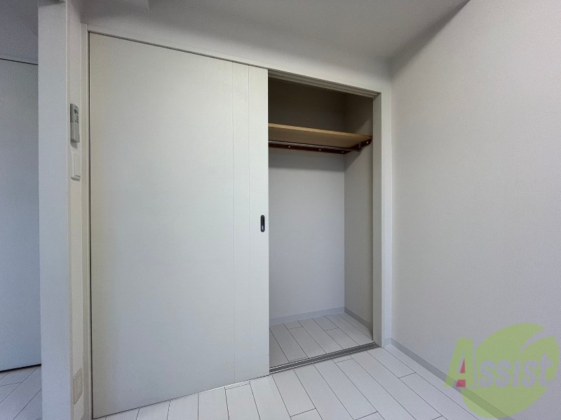 収納　寝室の収納です。部屋がすっきり片付きます。