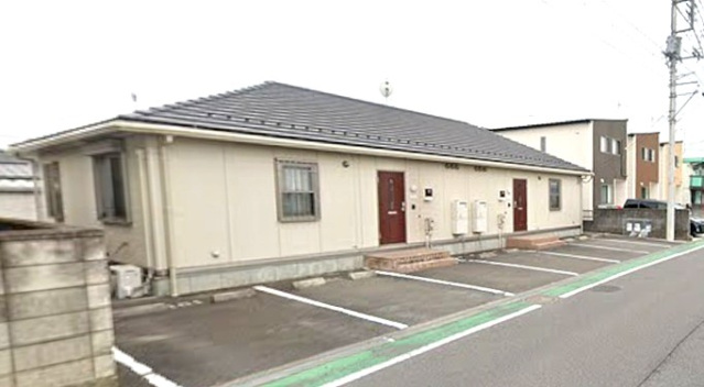 駐車場　２台無料。敷地内ごみ置き場あります。